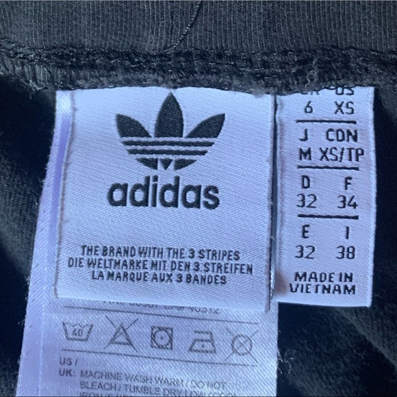 Cute adidas leggings🖤 - Picture 3 of 3